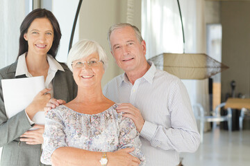 Obraz premium Financial advisor posing with clients