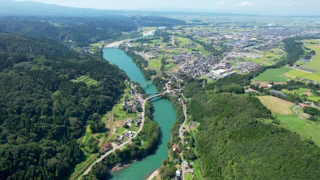 富山県富山市の猿倉山、御前山、小佐波御前山周辺の自然をドローンで撮影した風景 Scenery taken by drone of nature around Sarukura-yama, Gozen-yama and Ozanami-Gozen-yama in Toyama City, Toyama Prefecture. 