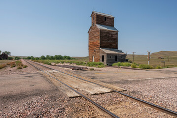 Fototapeta na wymiar Grain elevator in the ghost town of Owanka, South Dakota, USA