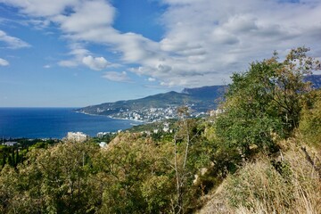 Fototapeta na wymiar View of the city of Yalta
