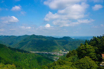 Fototapeta na wymiar 夏の高尾山　展望台からの風景　八王子JCT