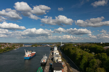 Blick auf die Schleuse in Kiel Holtenau am Nord Ostsee Kanal