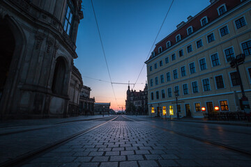 Fototapeta na wymiar Dresden, Postplatz im Sonnenaufgang