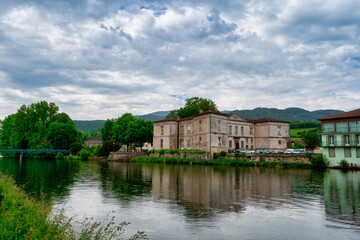 Obraz premium Salat river at Saint-Girons, France