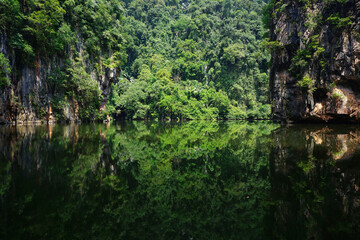 Fototapeta na wymiar View of a lake called Mirror Lake in Ipoh, Malaysia