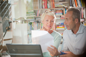 Obraz premium Business people working together at home office desk