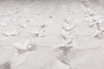 Pocket independent spring sewn in white span-bond mattress