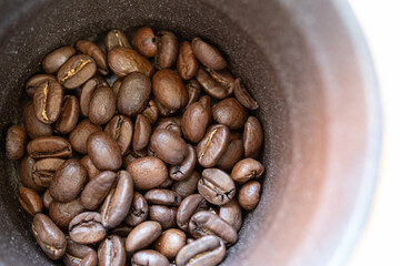 焙煎したコーヒー豆