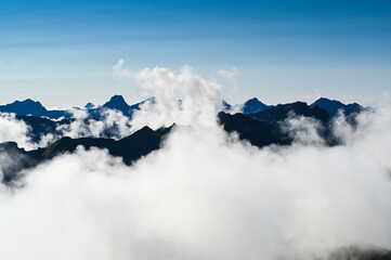 Fototapeta na wymiar Blick vom Nebelhorn in die Allgäuer Alpen
