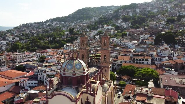 Taxco is a town in the state of Guerrero, famed for Spanish colonial architecture. Plaza Borda, the main square, is home to the landmark 18th-century Santa Prisca church, churrigueresque style.
