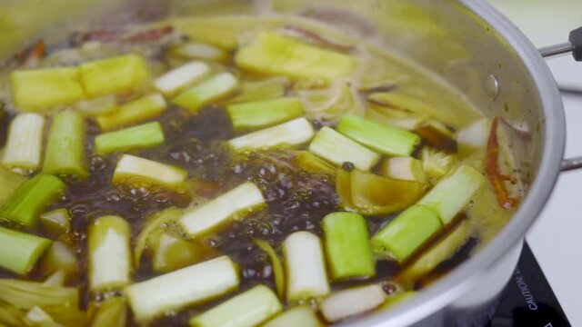 Boiling Choyu stock