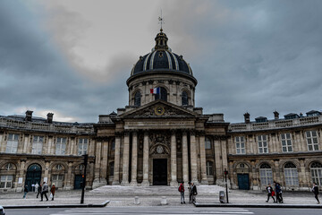 Fototapeta na wymiar Prédio histórico em Paris, França