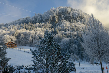 Obraz premium Winter landscape view at the village of Engelberg in the Swiss alps