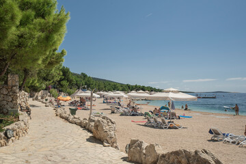 nadmorska plaża w Chorwacji - obrazy, fototapety, plakaty