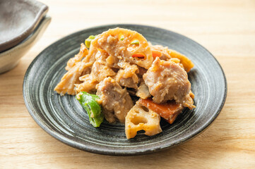 れんこんと鶏肉の味噌炒め