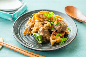 れんこんと鶏肉の味噌炒め