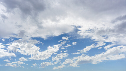 Fototapeta premium White clouds and blue sky suitable for background or subsitution