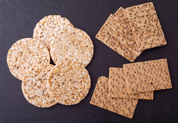 Crispbread and rice cakes