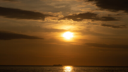 Obraz premium Nature pictures, sunrises, sunsets, and clouds in the North East Pennsylvania