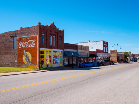 Street view in a small village in Oklahoma at Route 66 - STROUD - OKLAHOMA - OCTOBER 16, 2017 photography