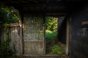 Fototapeta na wymiar 三重県志摩市の渡鹿野島の廃墟風景