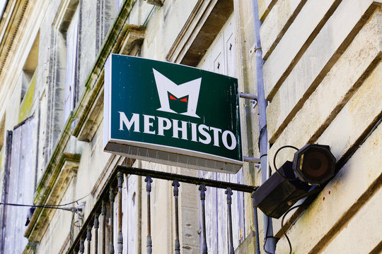 Mephisto sign brand and text logo green of shoe footwear shop front of luxury shoes boutique store