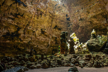 Grotte di Castellana − system jaskiń krasowych - obrazy, fototapety, plakaty