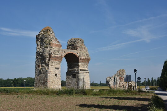 Heidentor in Petronell-Carnuntum, &Ouml;sterreich, 15.06.2021