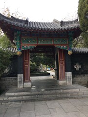 Fototapeta na wymiar Chinese temple entrance