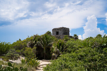Fototapeta premium ancient mayan ruins in tulum, mexico