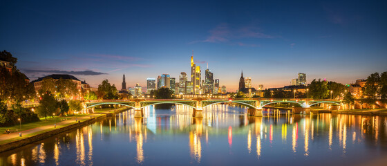 Fototapeta na wymiar Panoramic View of the Frankfurt Skyline, Germany