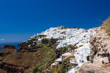 Naklejka premium ギリシャ サントリーニ島の丘にあるフィロステファニの街並み