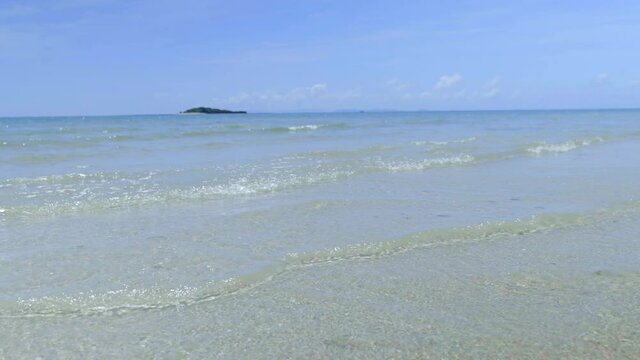 島を見る海の映像｜The sea looking at the island