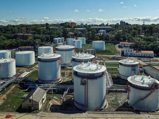 Fototapeta na wymiar oil storage tanks in port