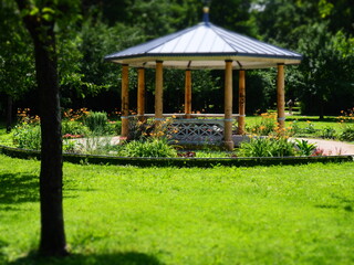 Fototapeta na wymiar Wonderful pavellion, in the middle of the park