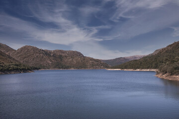 Obraz premium lake and mountains