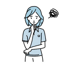 立って手をあごにあてて困っているポロシャツの女性