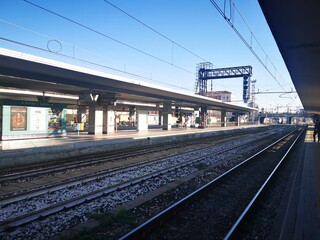 Fototapeta na wymiar train station on a sunny day 