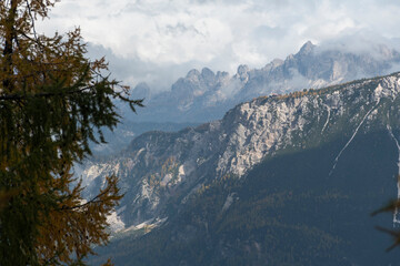 Dolomitas, Cortina D'Ampezzo, Itália nos alpes durante o outono. Zig Koch