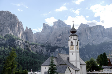 Fototapeta na wymiar Church St. Vigilius in Colfosco , Dolomites, Italy