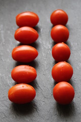 Tomatoes in two lines