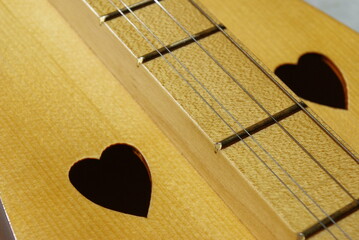 close up of dulcimer heart