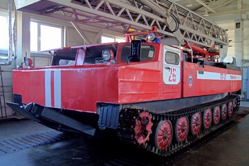 Fire truck for extinguishing a fire in a tank. Tracked vehicles for fire fighting. Fire truck for...