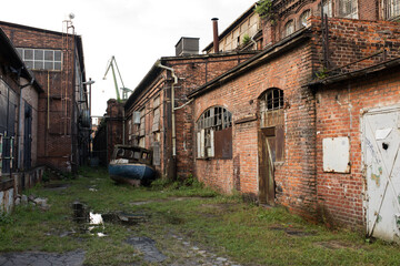 opuszczone budynki
