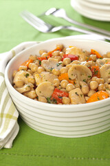 Chickpea bowl with mushroom, pepper and carrot