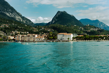 Fototapeta na wymiar View of Toscolano-Maderno from the lake Garda