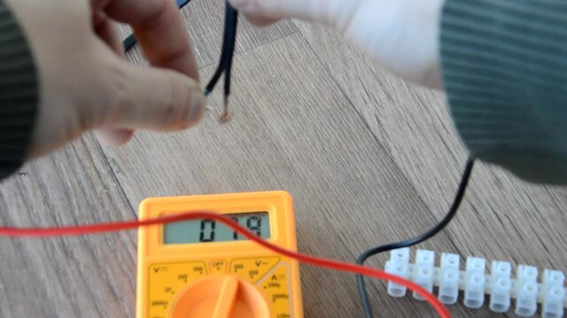 Tester for measuring and repairing electrical appl