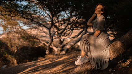 Fototapeta na wymiar woman in the forest in Malta posing