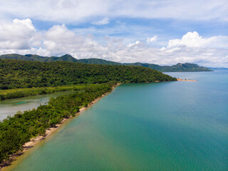 Obraz premium フィリピン、パラワン州のブスアンガ島コロン島周辺をドローンで撮影した空撮写真 Aerial photo taken by drone around Coron Island, Busuanga, Palawan, Philippines. 