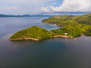 フィリピン、パラワン州のブスアンガ島コロン島周辺をドローンで撮影した空撮写真 Aerial photo taken by drone around Coron Island, Busuanga, Palawan, Philippines. 